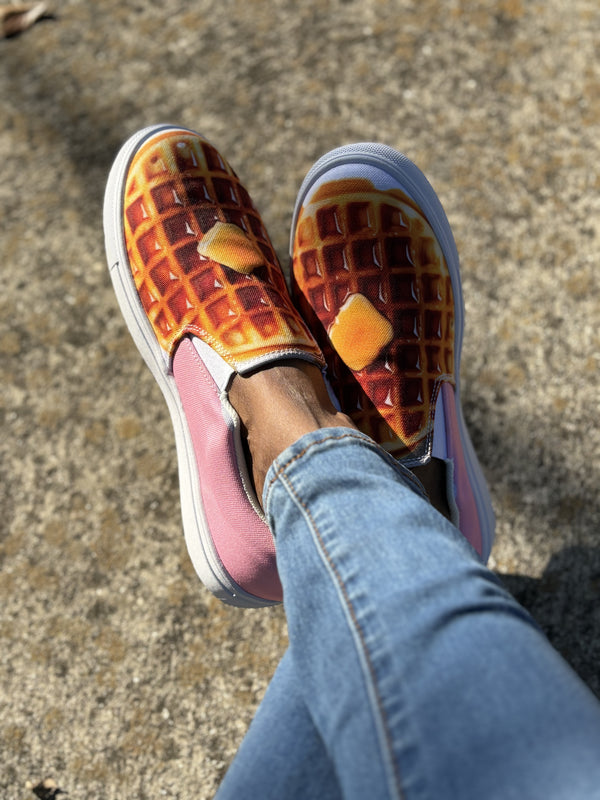 Women’s slip-on canvas shoes in Delicate Pink offers