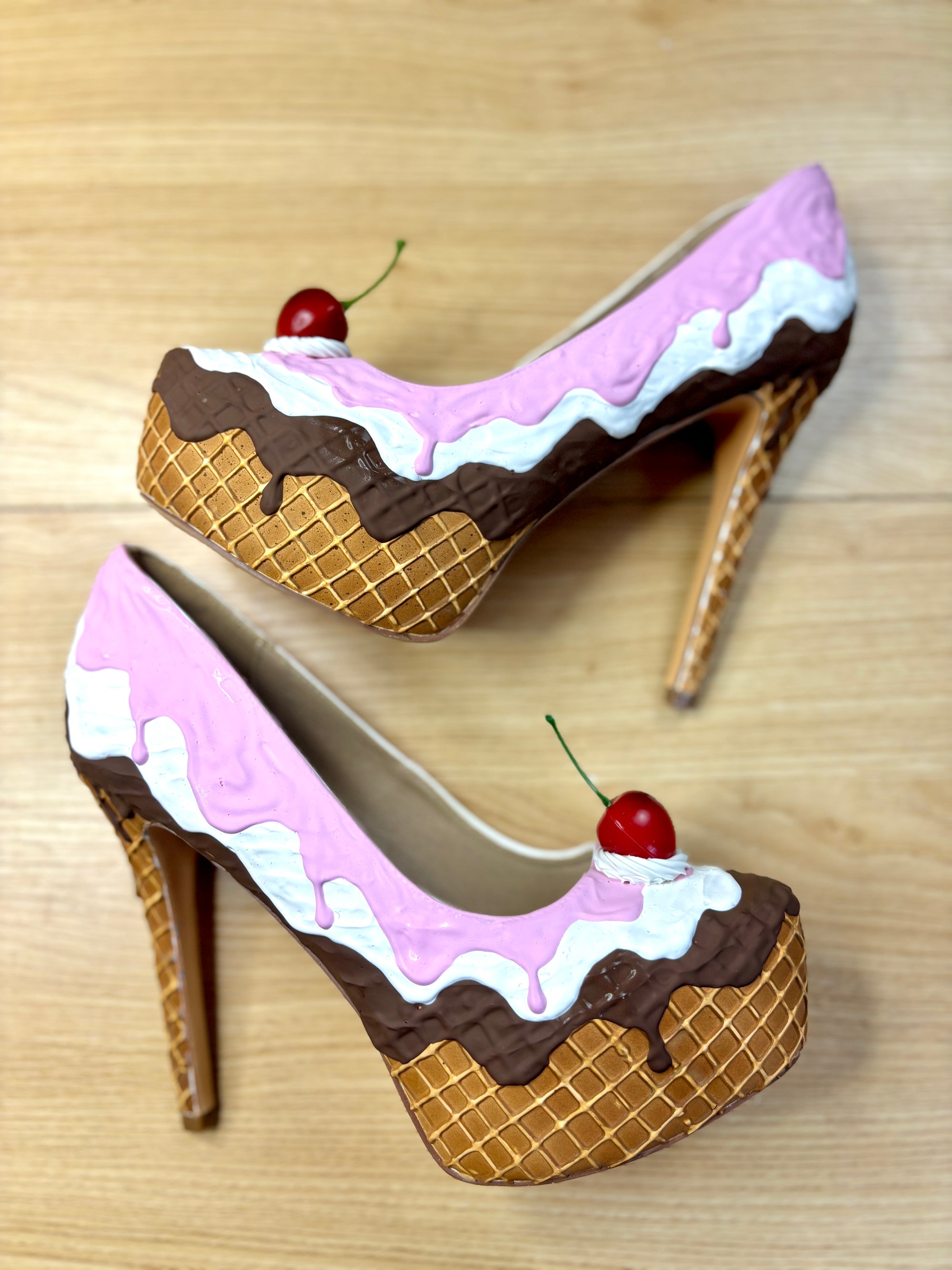 Baked and Ready Neapolitan Ice Cream Heel  sz 10 | 5.5" Heel Height
