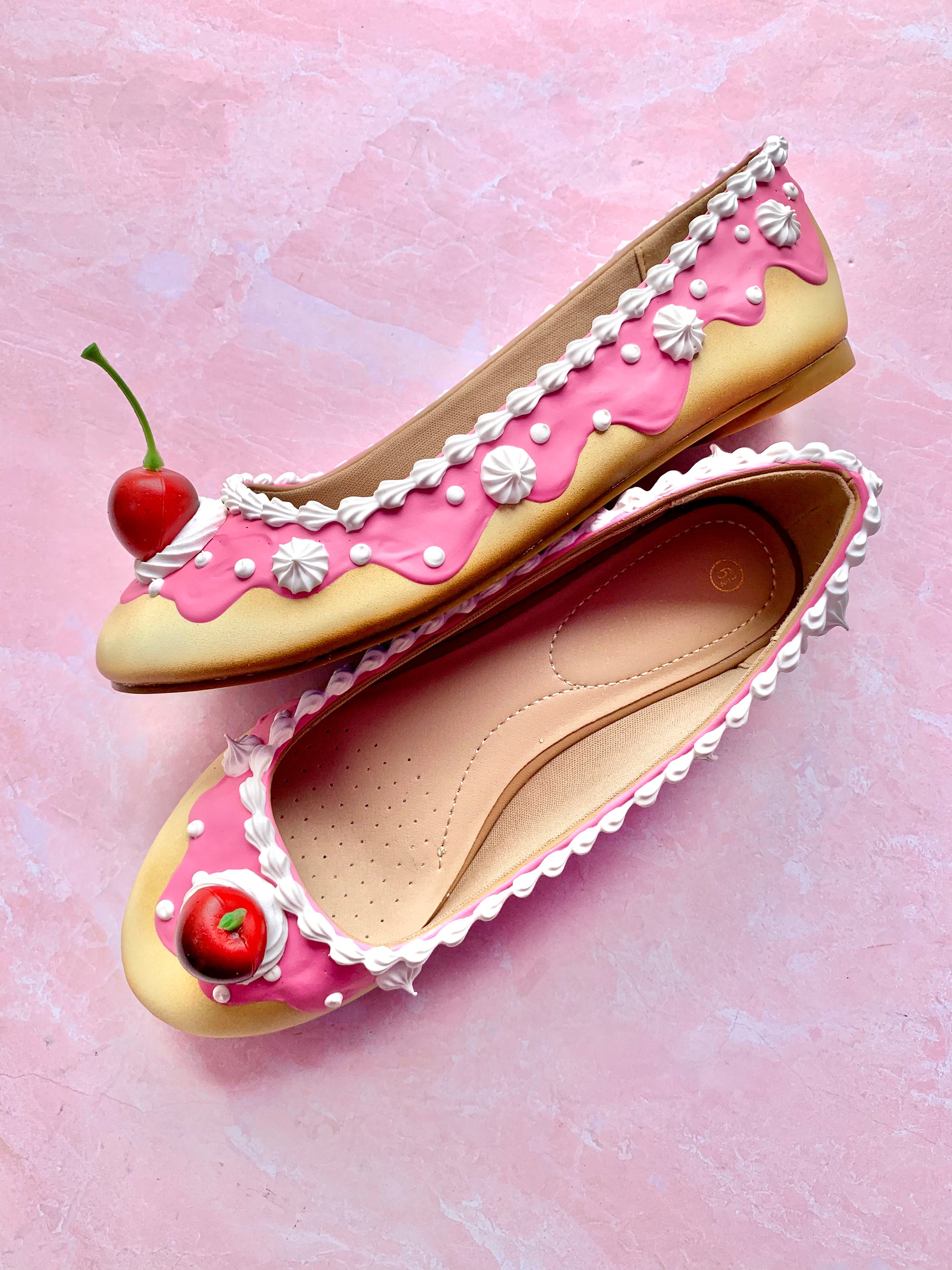 Embroidered flats 2025